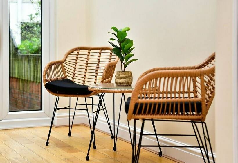 Just Stay Wales   Castle Square Cottage