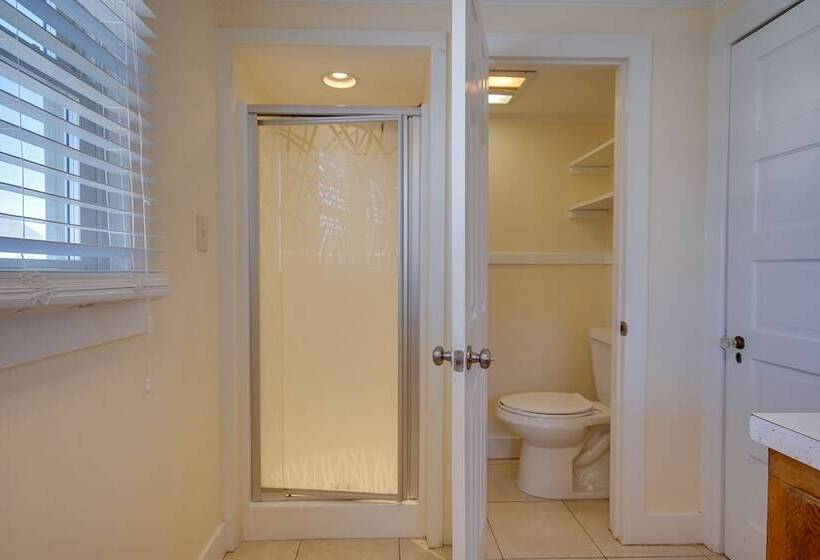 Majestic Hotel & Apartments