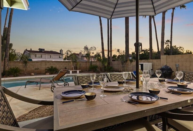 Modern And Stylish Remodeled 4 Bdrm W/ Htd Pool!