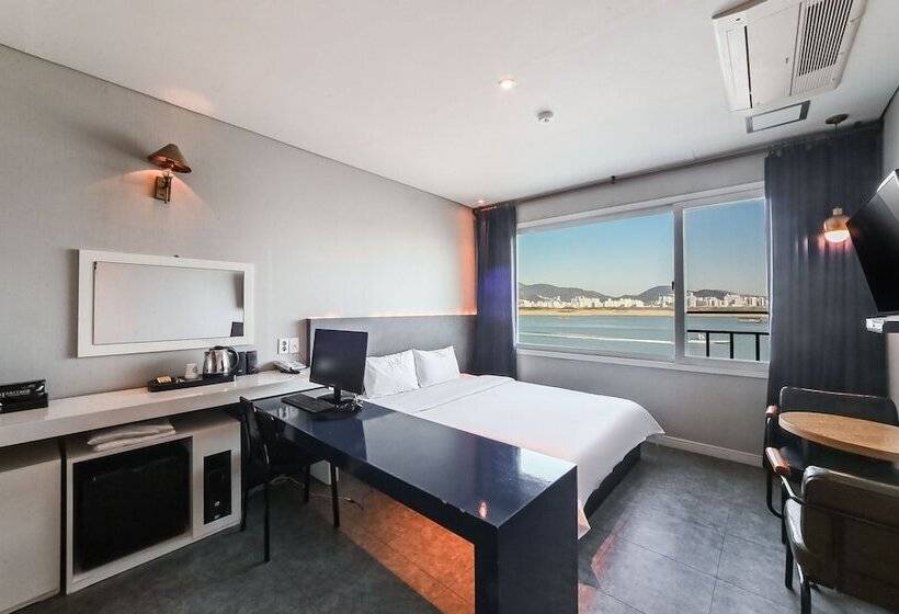 فندق على الطريق Busan Myeongji Heritage Design