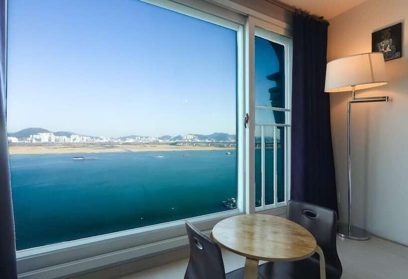 فندق على الطريق Busan Myeongji Heritage Design