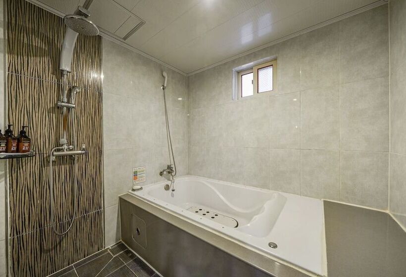 فندق على الطريق Busan Suyeong S