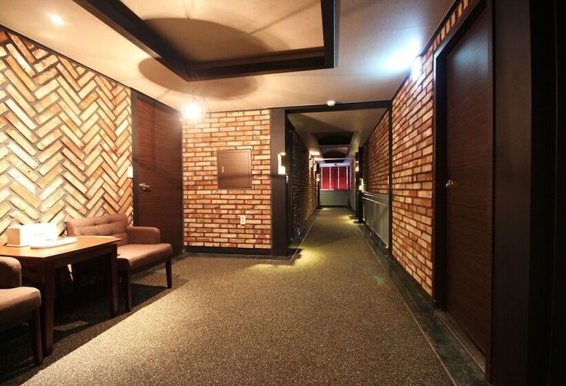 فندق على الطريق Busan Suyeong S