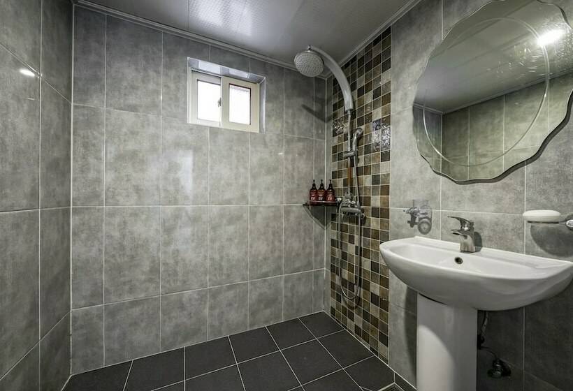 فندق على الطريق Busan Suyeong S