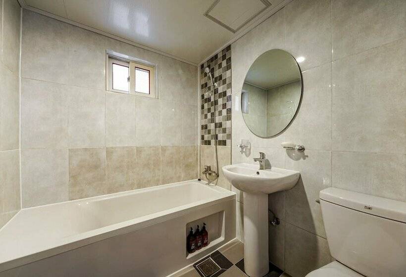 فندق على الطريق Busan Suyeong S