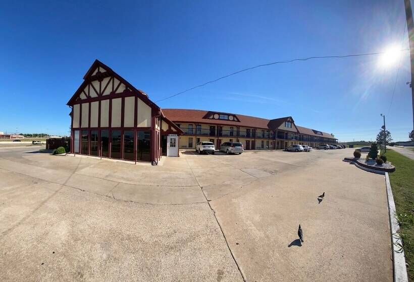 فندق على الطريق Executive Inn