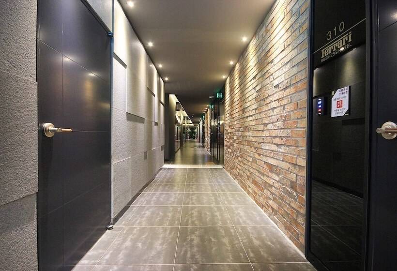 فندق على الطريق Gwangju Cheomdan Ferrari