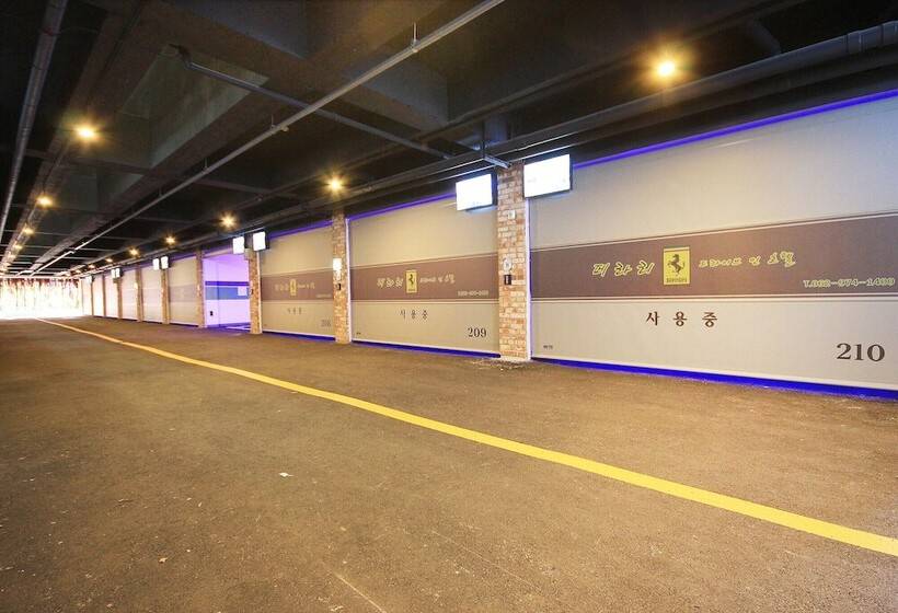 فندق على الطريق Gwangju Cheomdan Ferrari