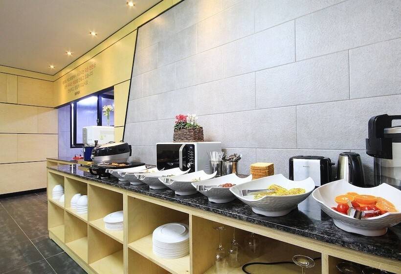 فندق على الطريق Gwangju Cheomdan Ferrari