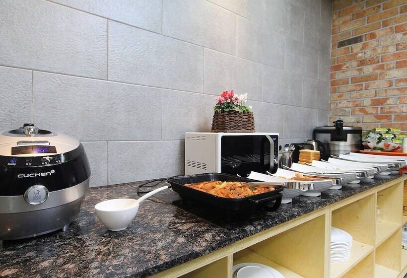 فندق على الطريق Gwangju Cheomdan Ferrari