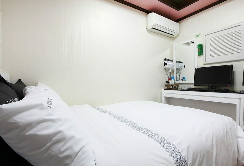 מוטל Yeonsinnae Ssoll