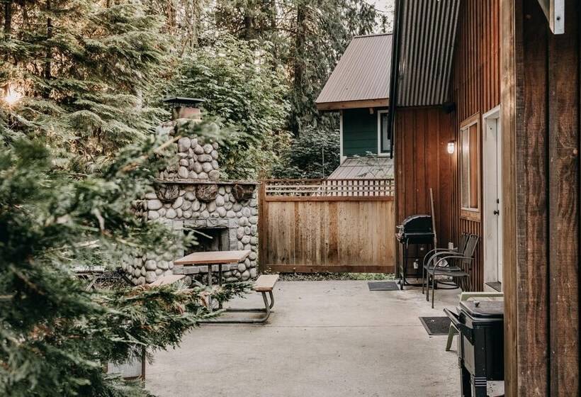 Mt Baker Lodging Cabin 79   Sleeps 8