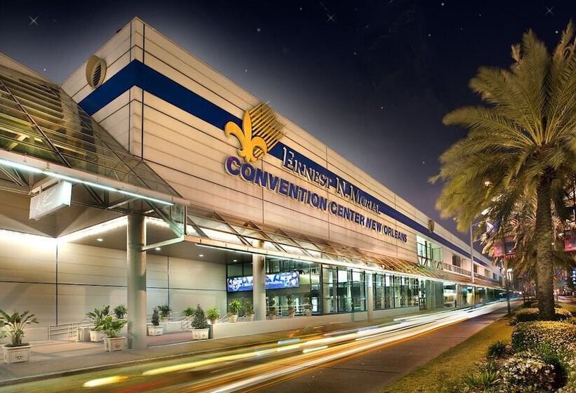 Peaceful Condo Near Bourbon Street