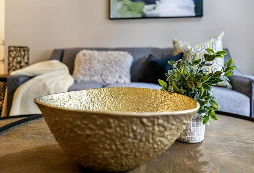 Peaceful Condo Near Bourbon Street