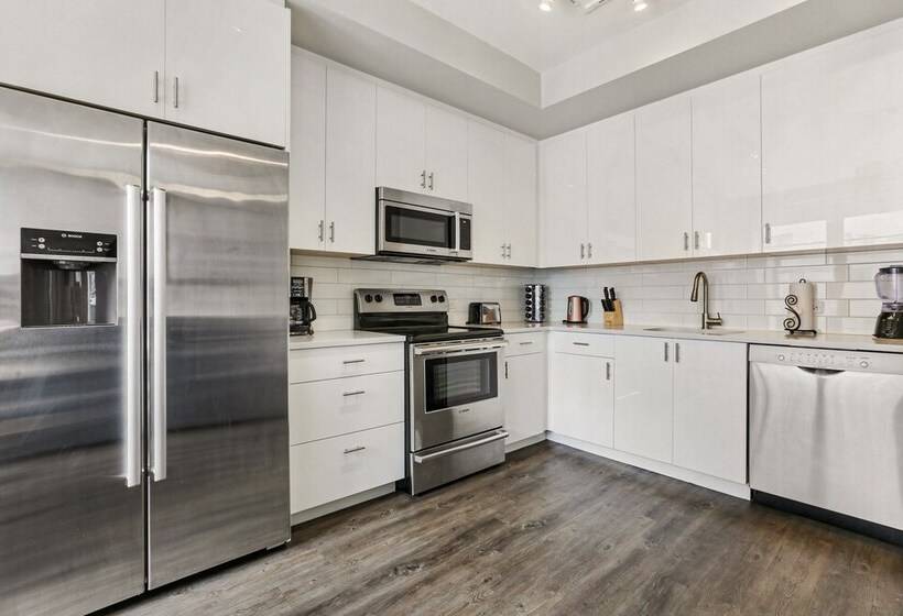 Peaceful Condo Near Bourbon Street