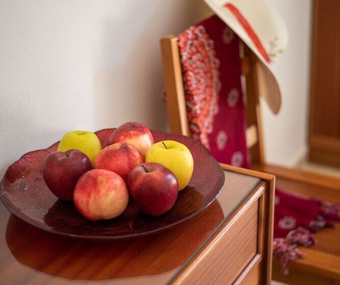 پانسیون Almira Inn