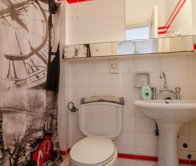 پانسیون Almira Inn