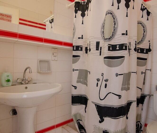 پانسیون Almira Inn