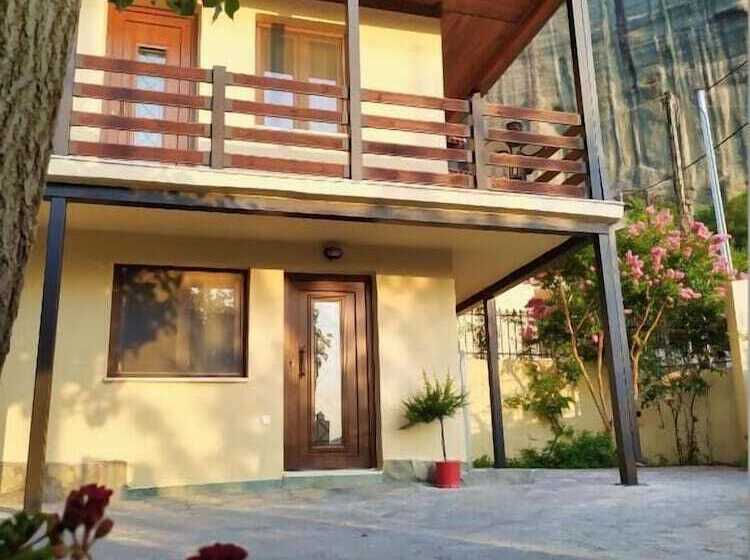 פנסיון Guesthouse Kastelia