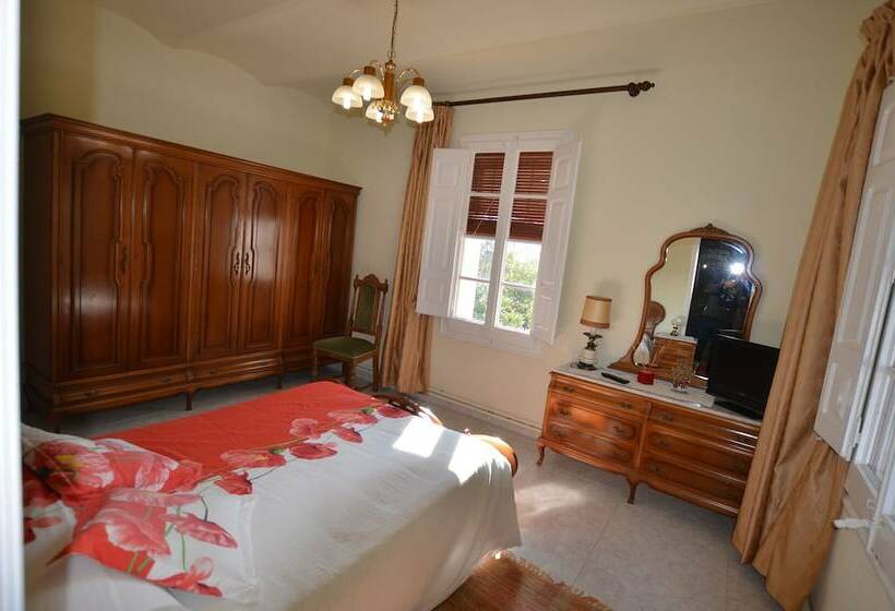 פנסיון Hostal Can Nofre