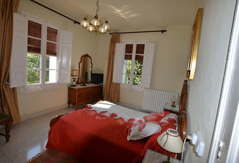 펜션 Hostal Can Nofre