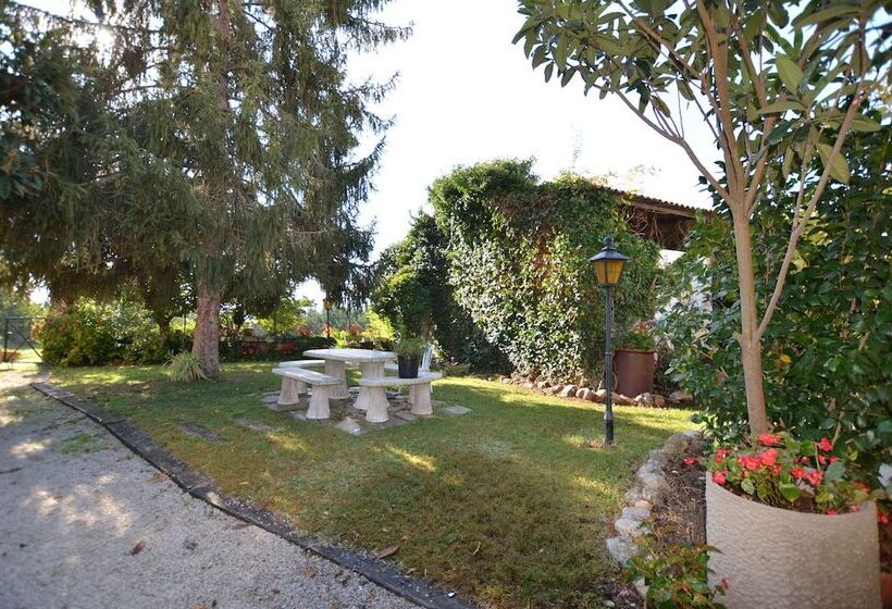 פנסיון Hostal Can Nofre