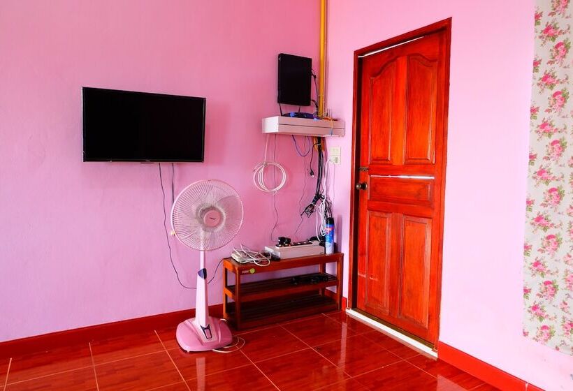 펜션 Khuntim Homestay Koh Rat