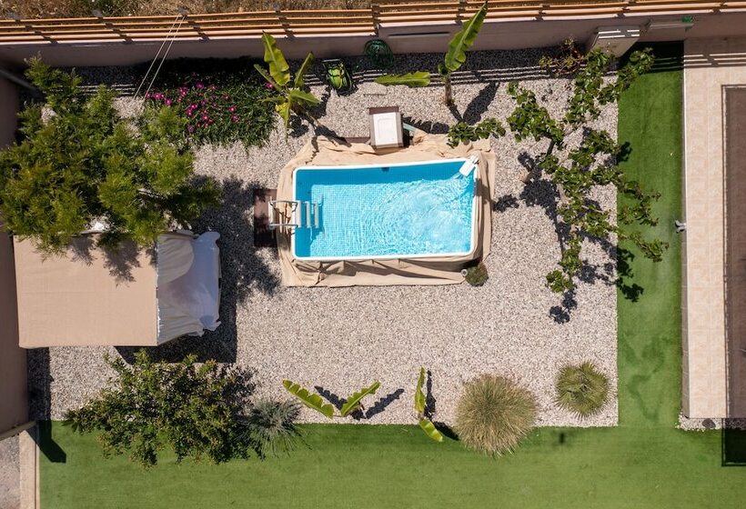 بنسيون Modular Bungalows With Heated Pool Artemis Greece