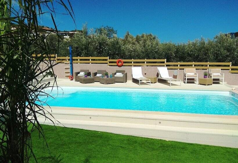 بنسيون Modular Bungalows With Heated Pool Artemis Greece