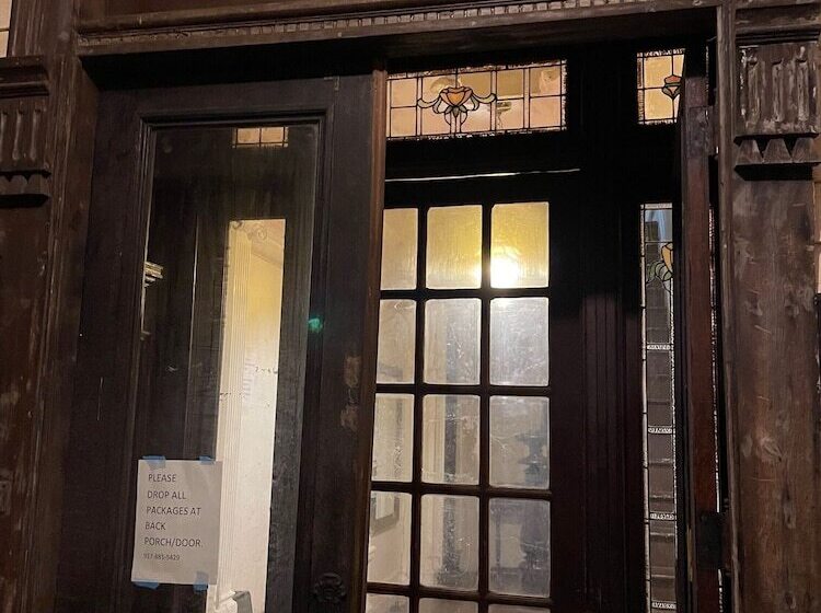 Пансион Ewr Airport Motel House Newark Nj