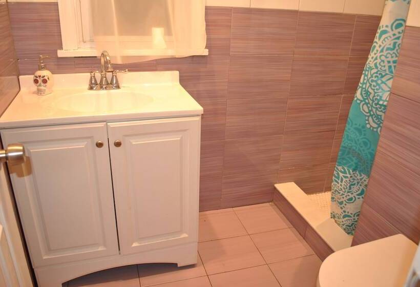 Пансион Ewr Airport Motel House Newark Nj