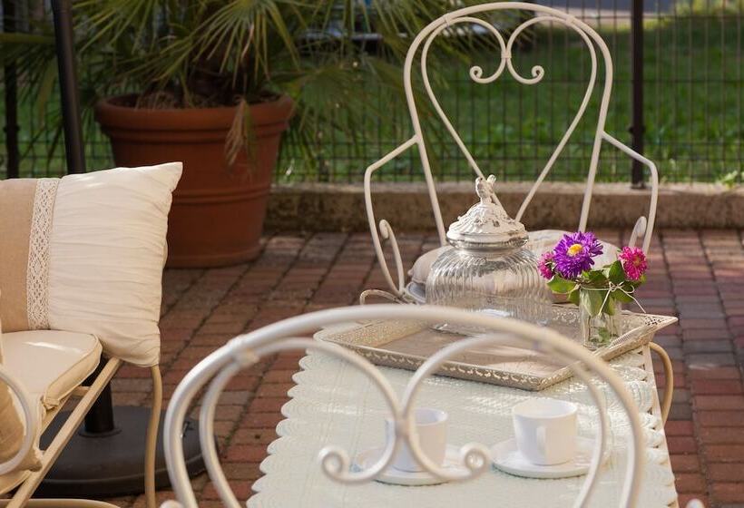 Пансион Nina Guest House