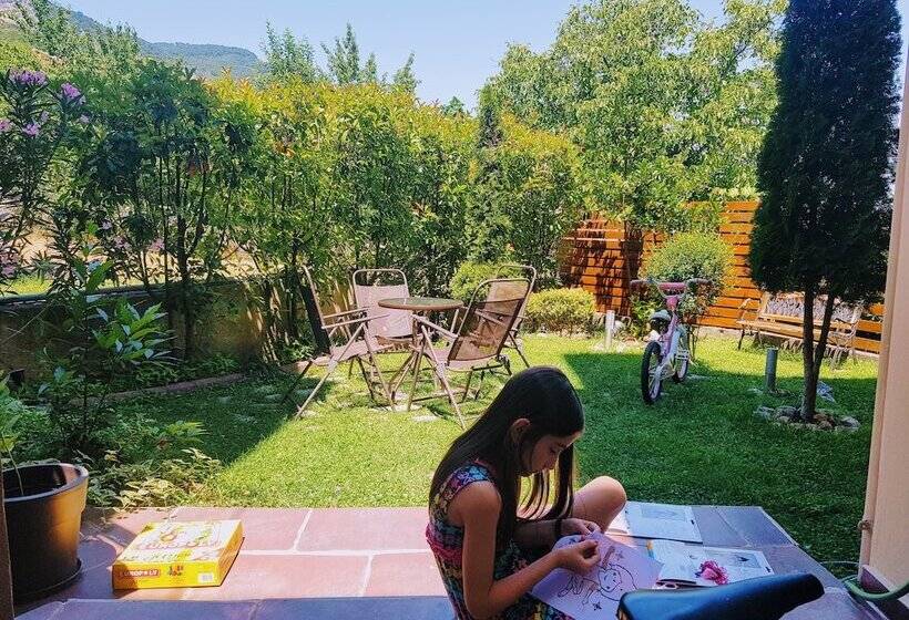 פנסיון Olympus House