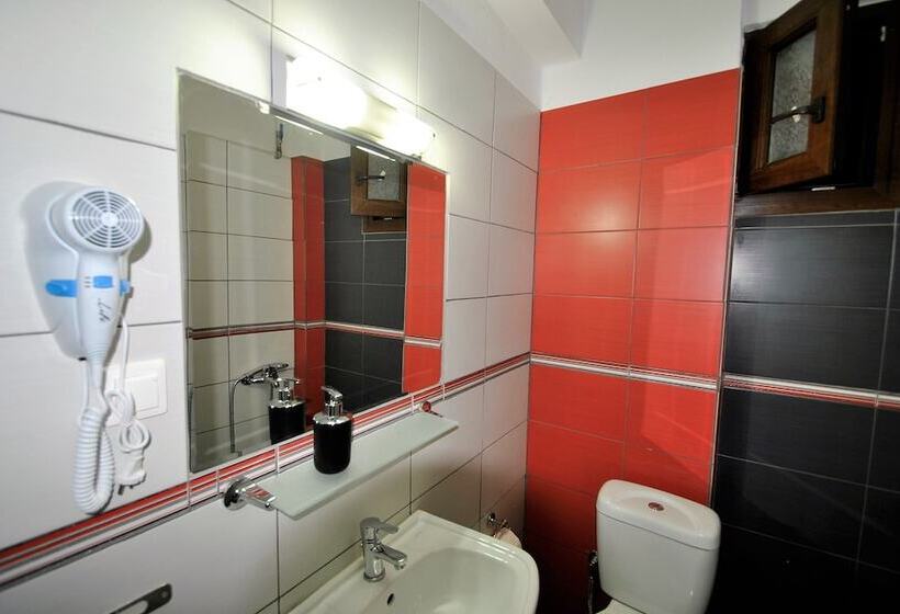 פנסיון Olympus House