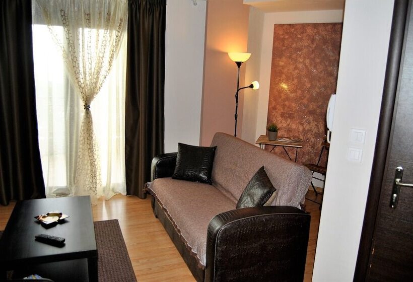 פנסיון Olympus House