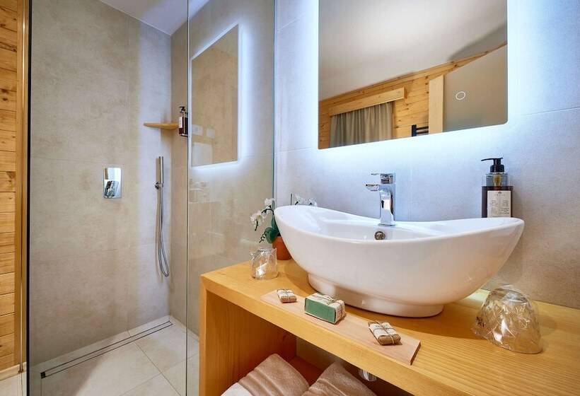 پانسیون Pikol Lake Village Premium Glamping