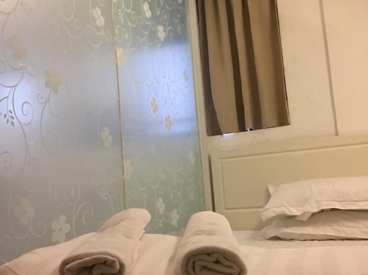 پانسیون Starfish Hostel