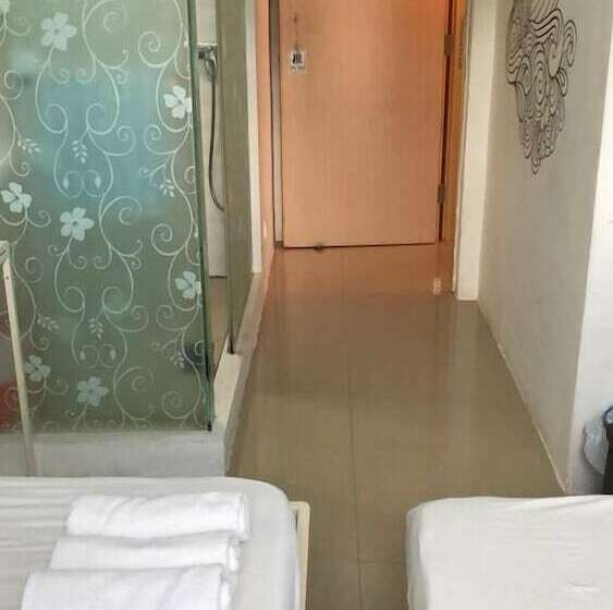 پانسیون Starfish Hostel