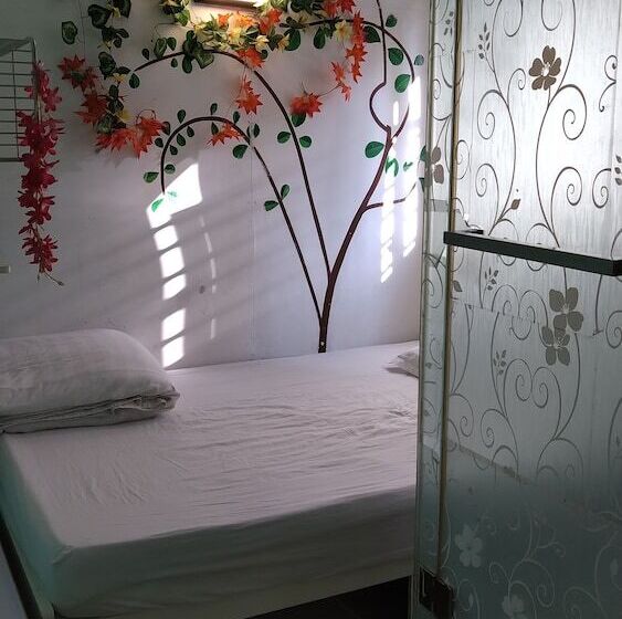 پانسیون Starfish Hostel