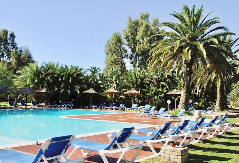 Residence Con Piscina A 250 Mt Dal Mare