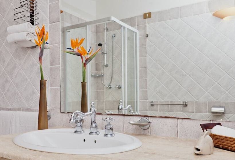 Residence Con Piscina A 250 Mt Dal Mare