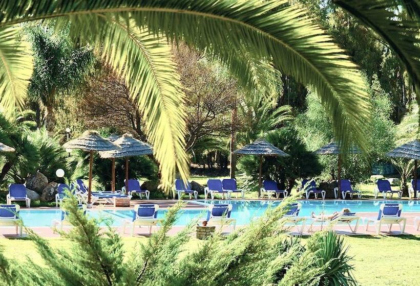 Residence Con Piscina A 250 Mt Dal Mare