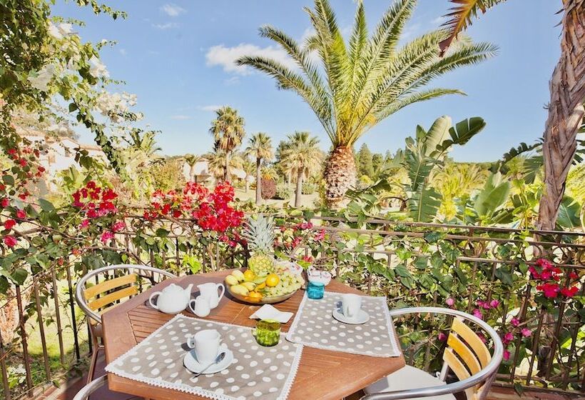 Residence Con Piscina A 250 Mt Dal Mare