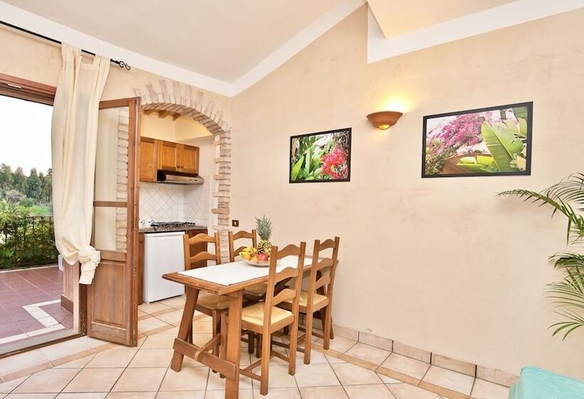 Residence Con Piscina A 250 Mt Dal Mare