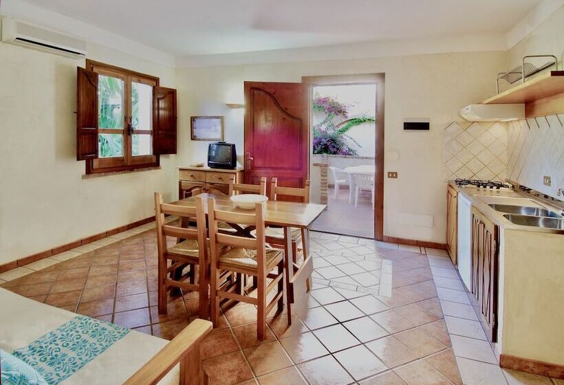 Residence Con Piscina A 250 Mt Dal Mare