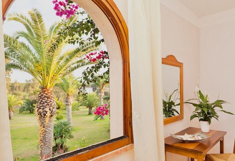 Residence Con Piscina A 250 Mt Dal Mare