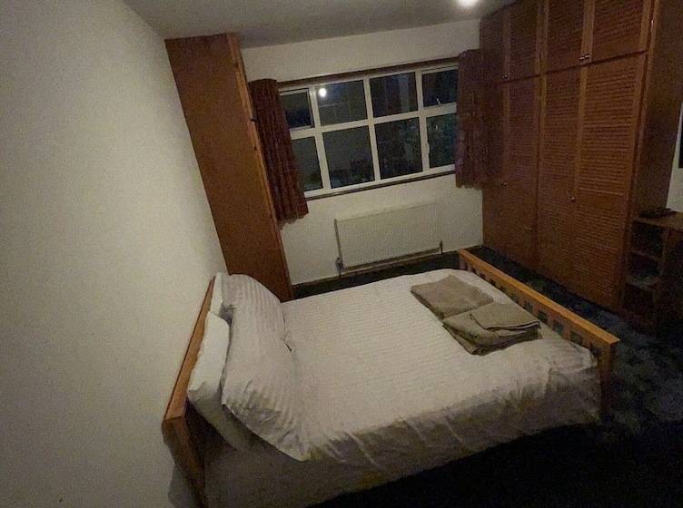 住所 5 Bed Gem In Barnet, Short Let Luxury Awaits