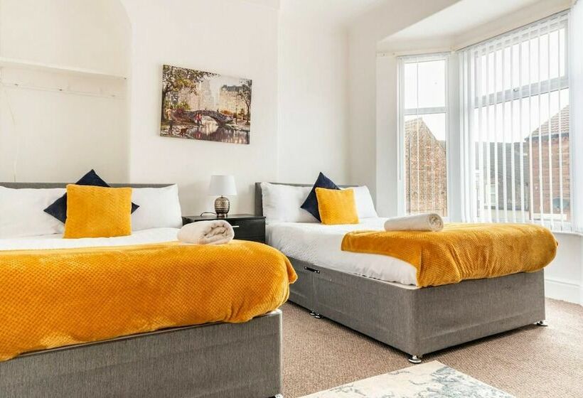 Резиденция Immaculate 4 Bed House Near Anfield And Goodison