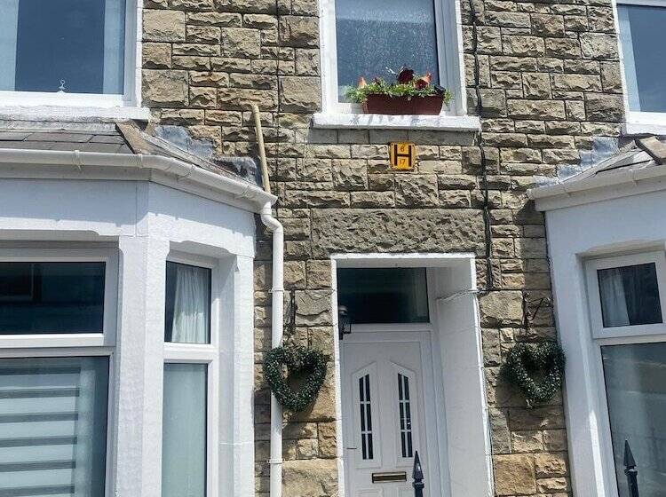 레지던스 Lovely 3 Bed House In Bridgend 7min From Porthcawl