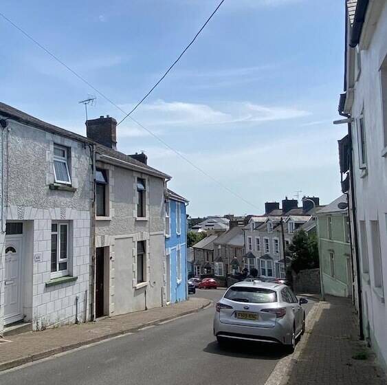 레지던스 Lovely 3 Bed House In Bridgend 7min From Porthcawl